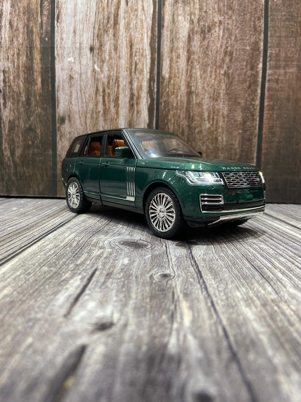 Range Rover diecast model