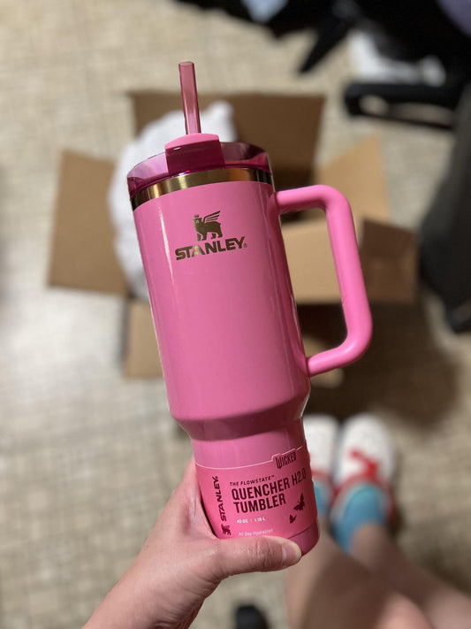 Stanly Quencher H2.0 “Glinda Wicked” 40oz Tumbler – Limited Edition Pink